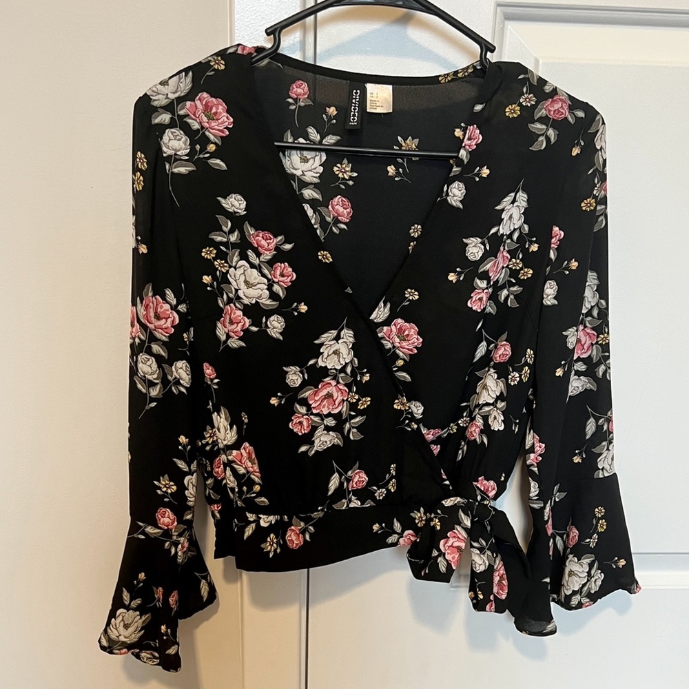 NWOT Floral Blouse